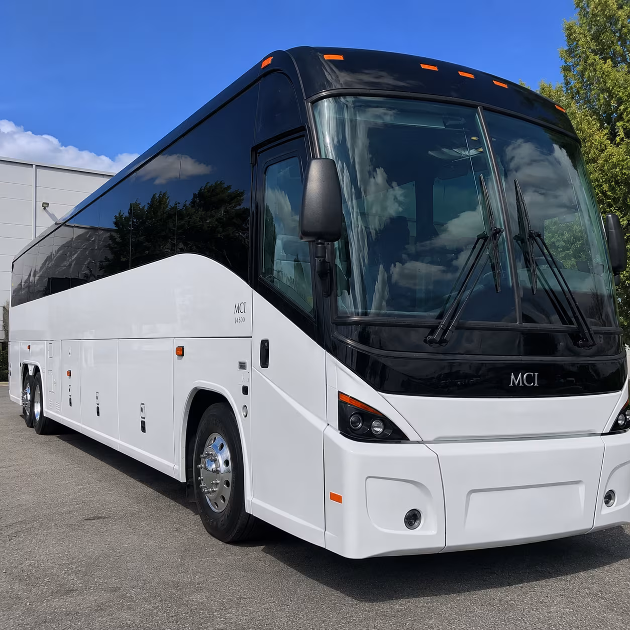 hialeahcharterbusservices com finds your group the right bus for fifa art basel and every big arrival week